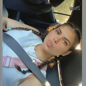 Meet your Posher, Isabela